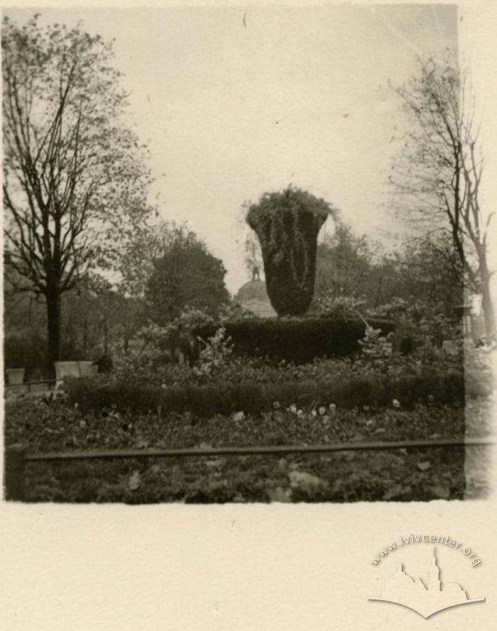 Flower arrangement in the Svoboda Avenue 2