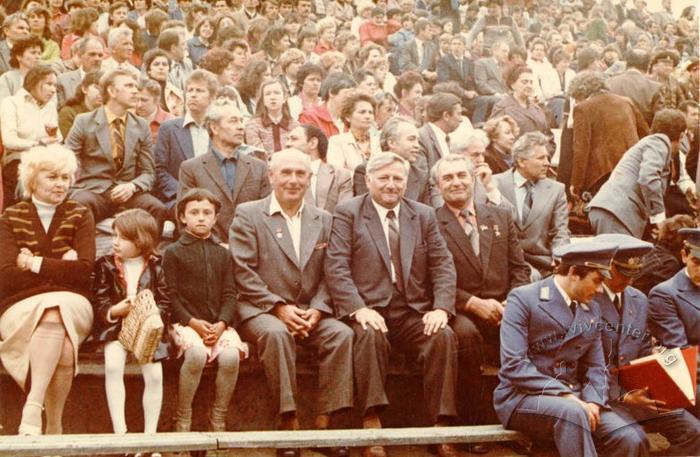 "Lvivkhimsilhospmash" factory director Roman Zaverbnyi with his colleagues at "Druzhba" stadium 2