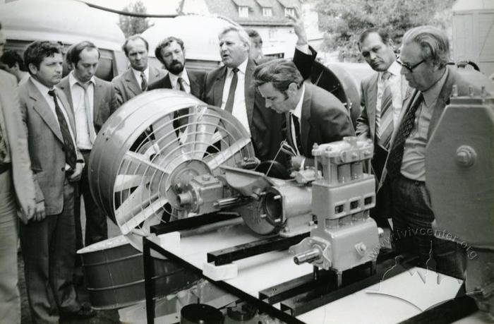 "Lvivkhimsilhospmash" factory guests inspecting the plant production 2