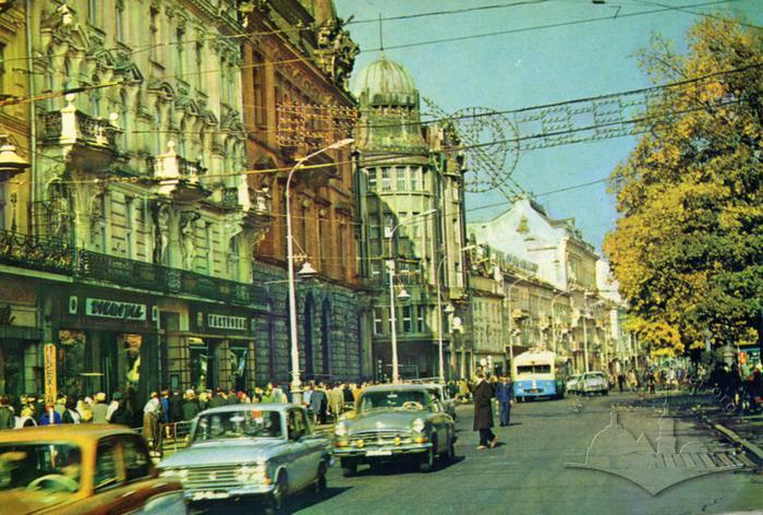 Trolleybus MTB-82D of the route №4: Mitskevycha square - SKA stadium on Lenina avenue (Svobody avenue now) 2