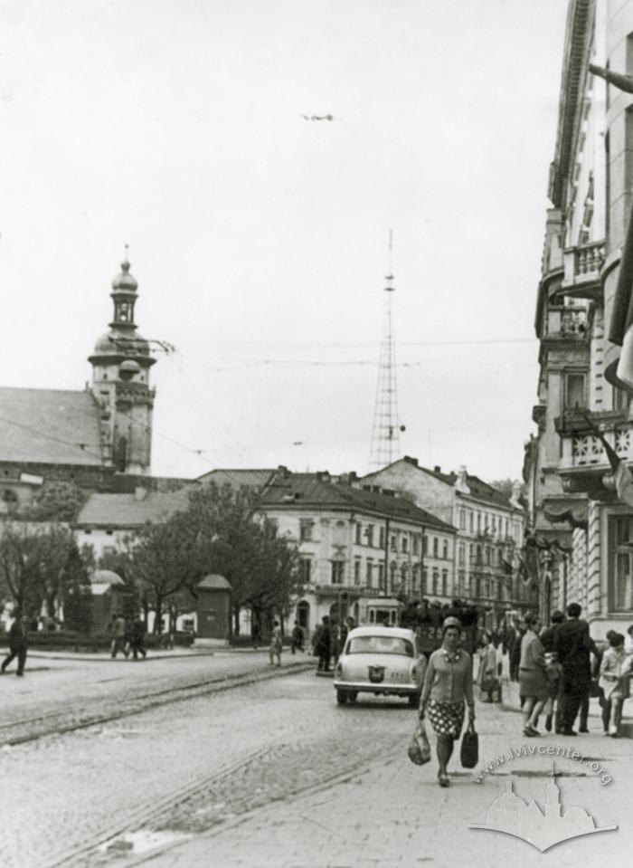View of Soborna square and the beginning of Ivana Franka street 2