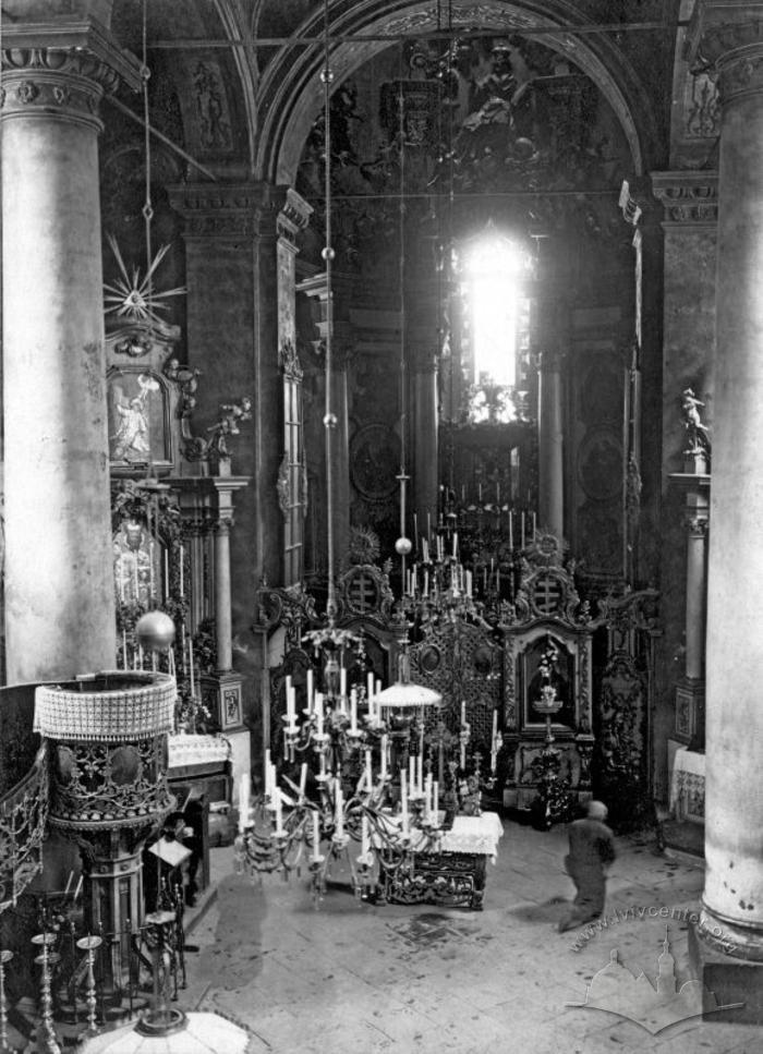 Voloska (Uspenska) church interior 2