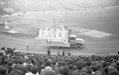 Урочисте відкриття спортивного свята на стадіоні "Дружба" з нагоди радянсько-чеського фестивалю