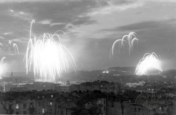 High Castle, Fireworks 2