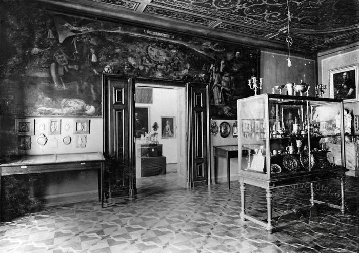 Władysław Łoziński's building interior 2