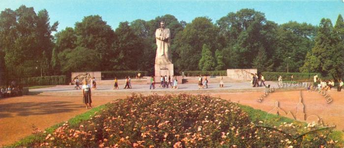 Пам'ятник Івану Франку 2