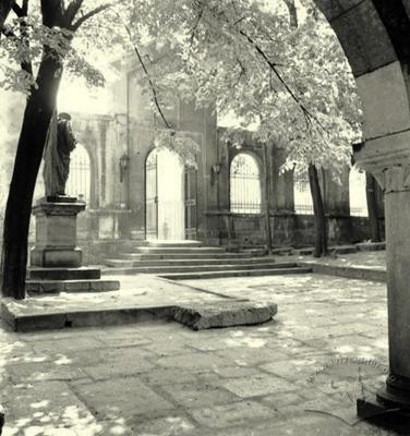 Південне подвір’я Вірменської церкви