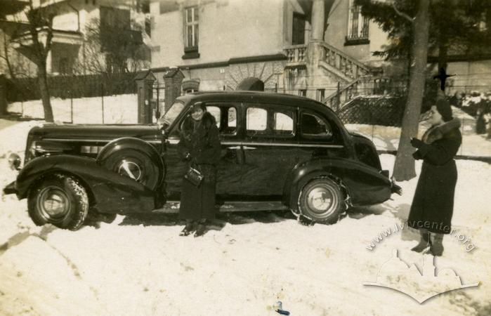 Private car in interwar Lviv 2