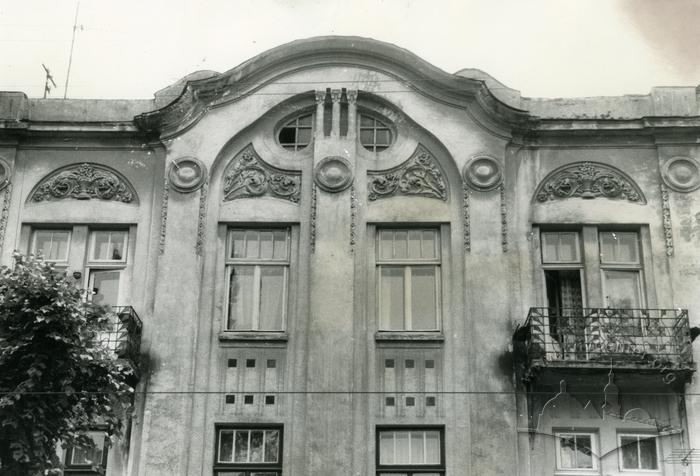 Декор фасаду - Вулиця Бандери, 31 2