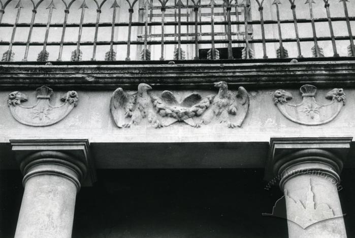 Decor of the building at Bandery Street 2