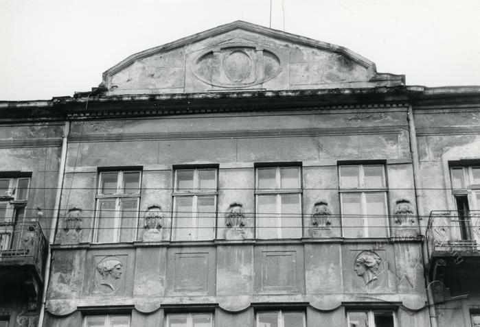 Fragment of the facade at 47A Bandery Street 2