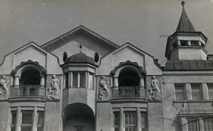 Facade of the building at 24 Bandery Street 2