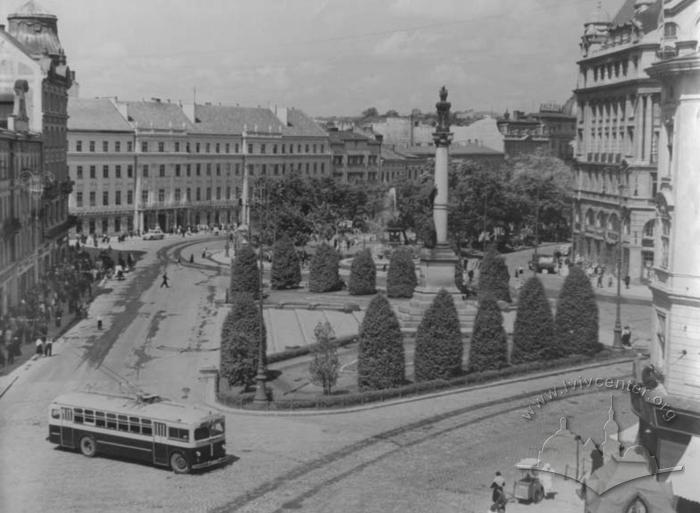 Mitskevycha Square 2