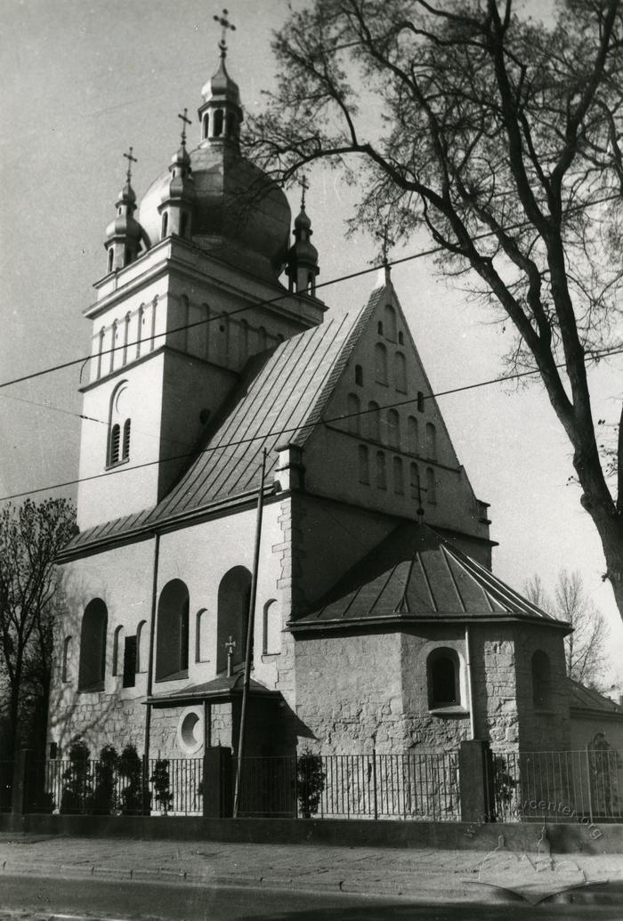 St. Paraskeviya Pyatnytsia church at 77 Khmelnytskoho st. 
 2