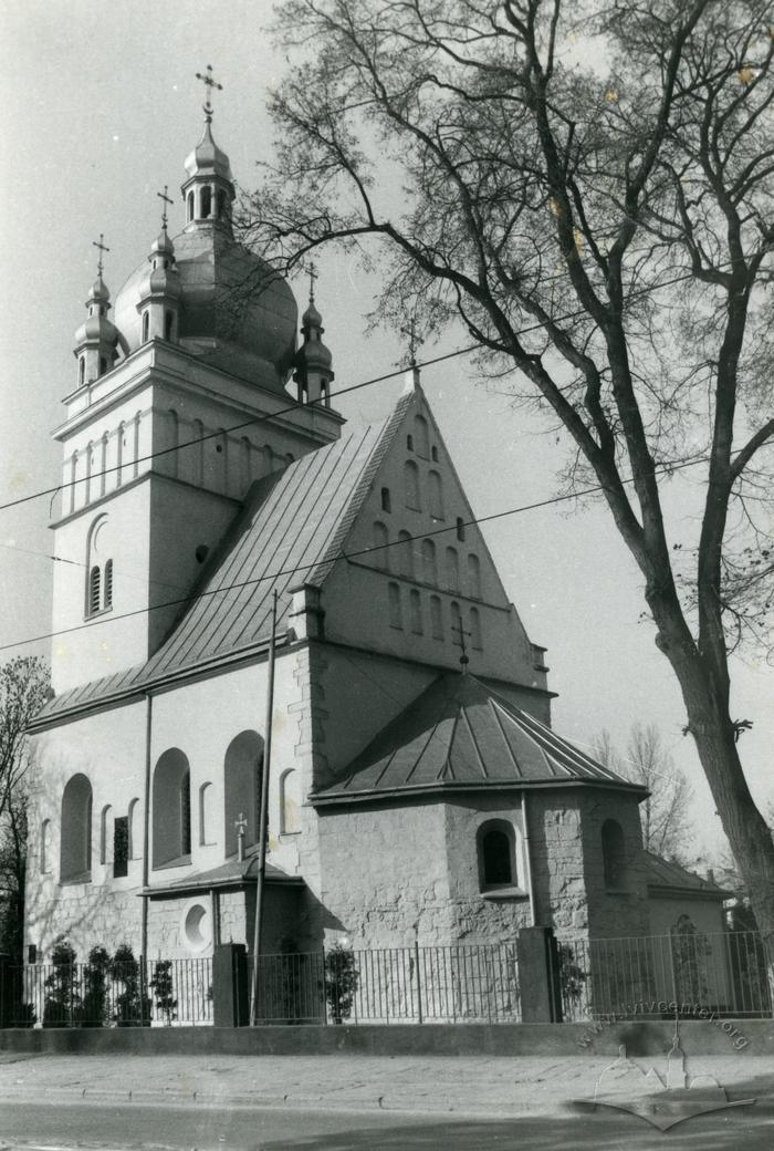 St. Paraskeviya Pyatnytsia church at 77 Khmelnytskoho st. 
 2