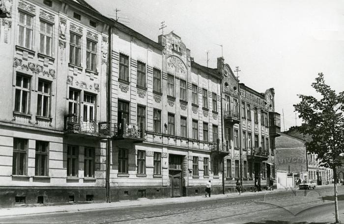 Building at 151, 153 Khmelnytskoho st.  2
