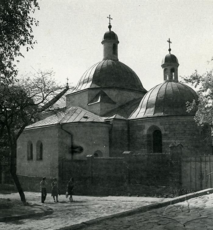 St. Nicholas Church at 28 Khmelnytskoho st.  2