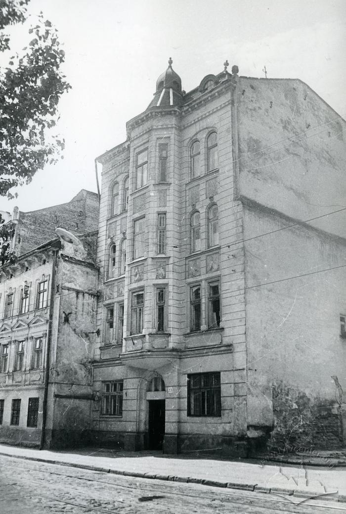 Building at 23 Khmelnytskoho st.  1
