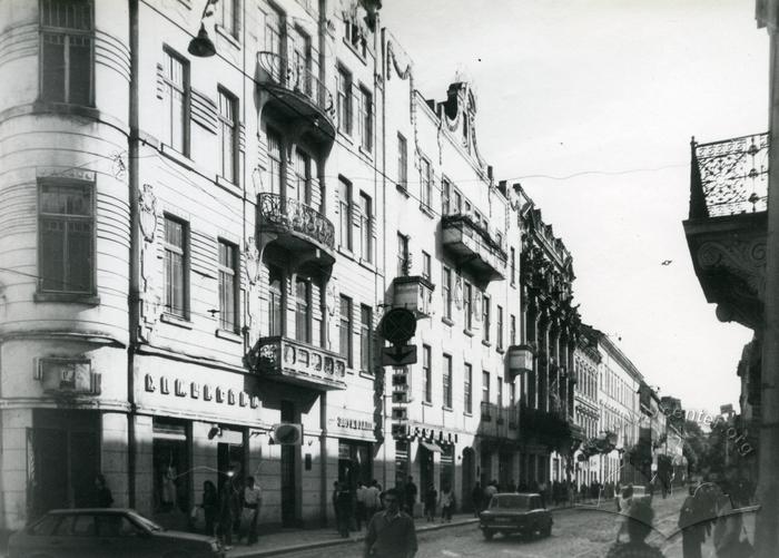 Будинок на вул. Дорошенка, 15  2