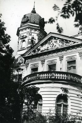 National Museum building (former Dunikowski villa) at 42 Drahomanova st. 