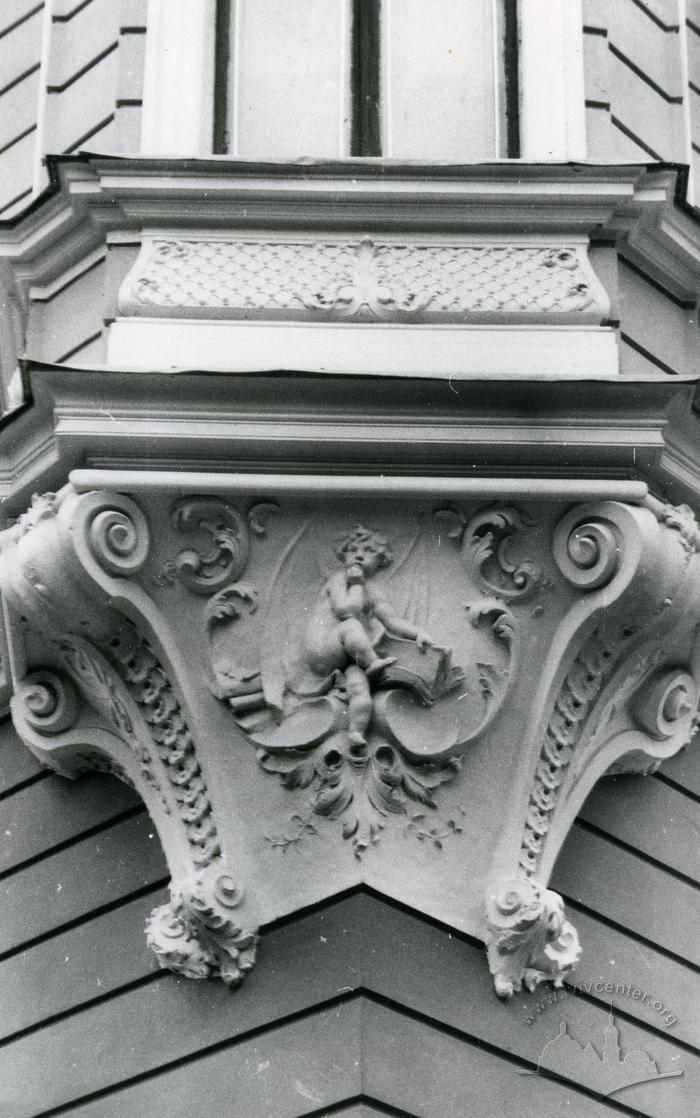 Console with bas-relief. National Museum building (former Dunikowski villa) at 42 Drahomanova st.  2