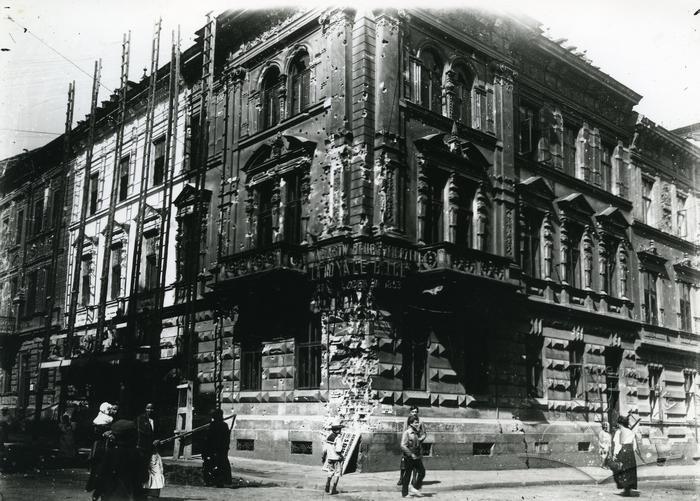 Building at 3 Slovats'koho St. Photo reproduction  2