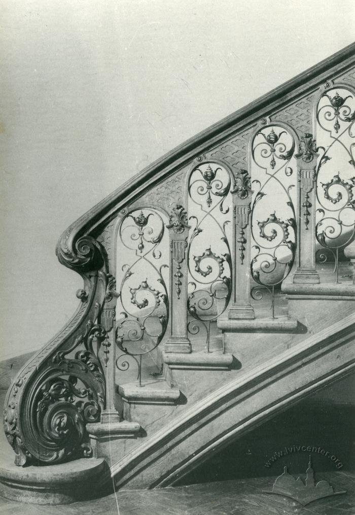 Balustrade fragment. National Museum building (former Dunikowski villa) at 42 Drahomanova st.  2