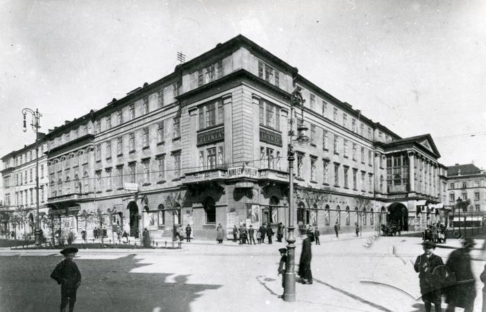 Maria Zankoventska theater (former Skarbek theater) at 1 L. Ukrainka st. Photoreproduction    2