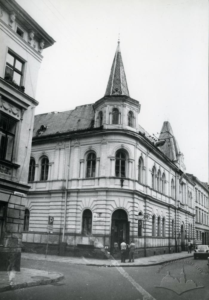 Building at 8 Dudajeva St.  2