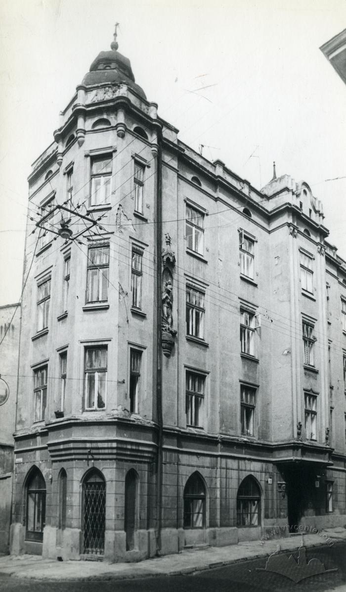 Building at 11 Drukarska street 2