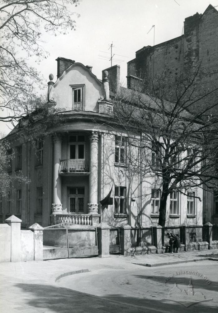 Building at 16 Parkova St.  2