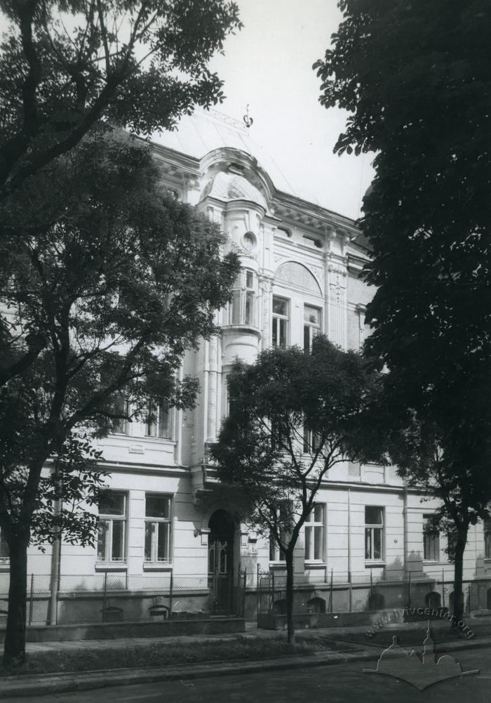 Будинок на вул. Парковій, 8 2