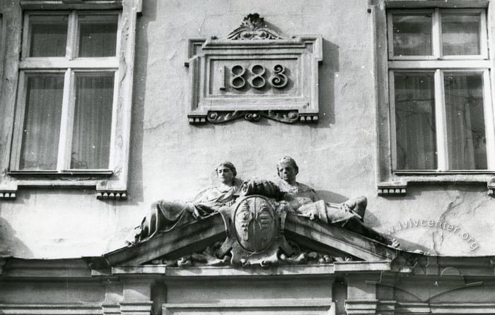 Scupltures on the façade at 2 Franka St.  2