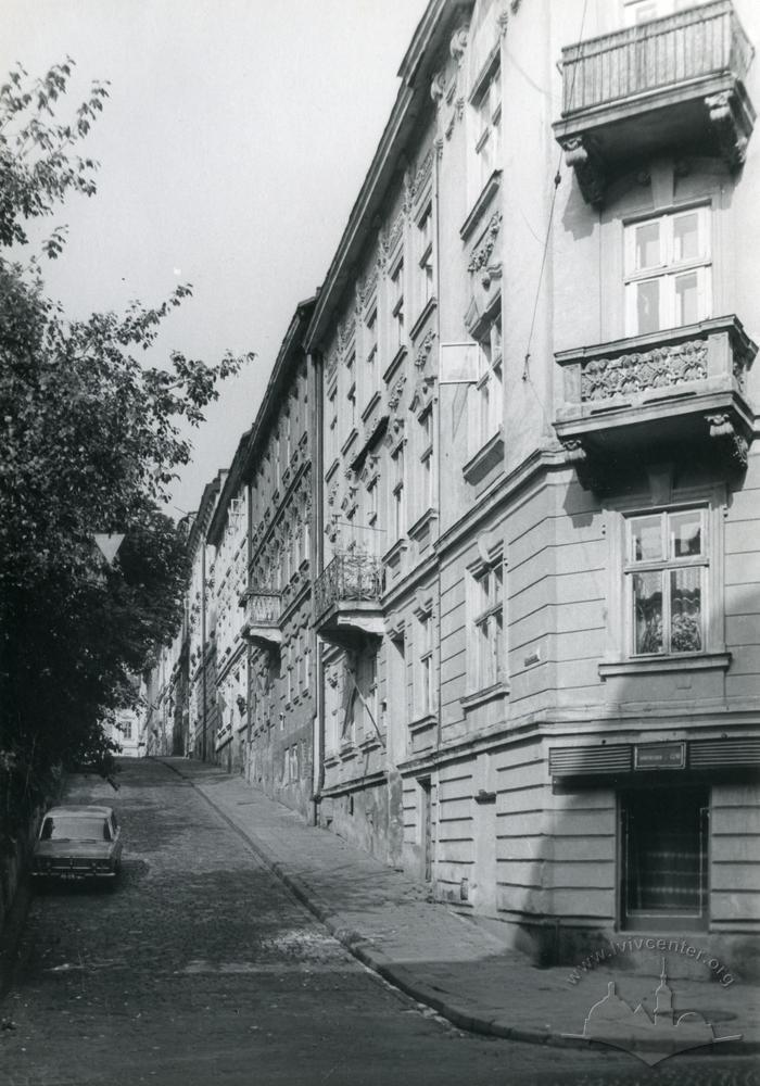Kobylianskoi Street 2