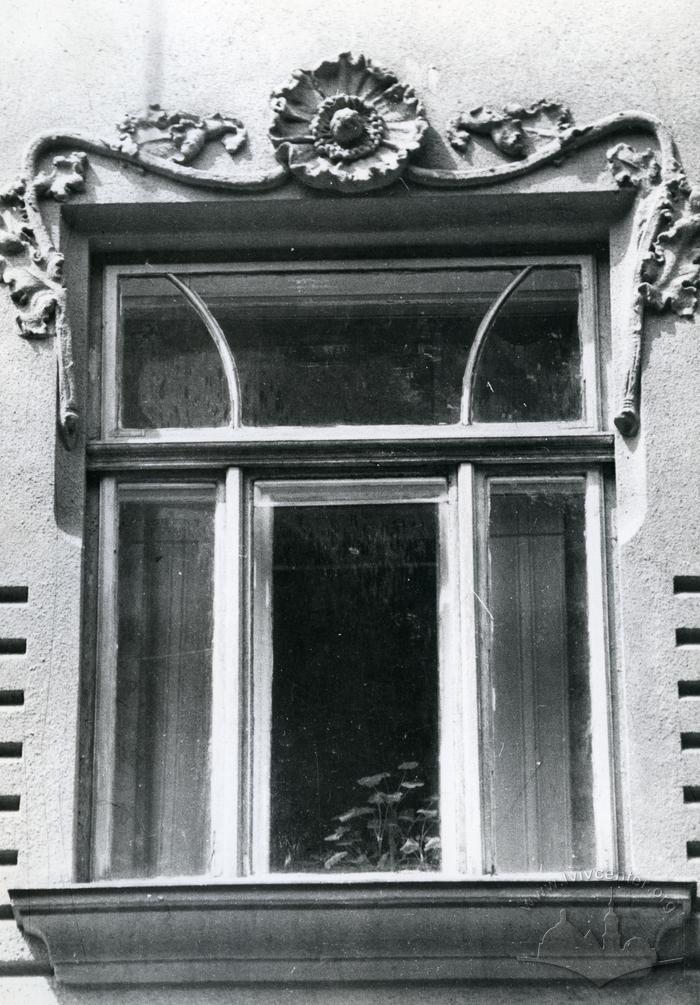 Вікно на вул. Франка, 128 1