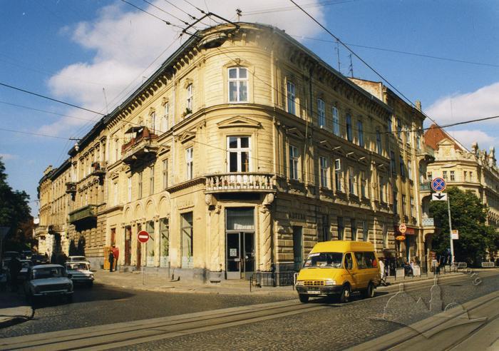 Building at 23 Hrushevskoho St.  2