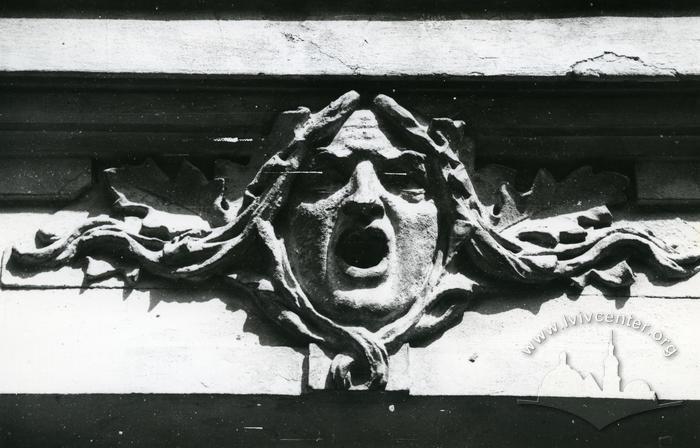 Mascaron at 35 Snopkivska St.  2