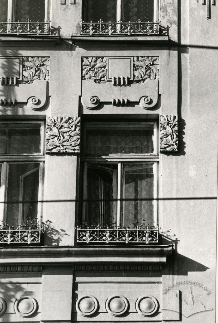 Windows on the façade at 66 Franka St.  2