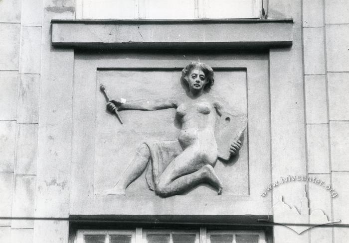 Bas-relief of a women at 60 Chuprynky St.  2