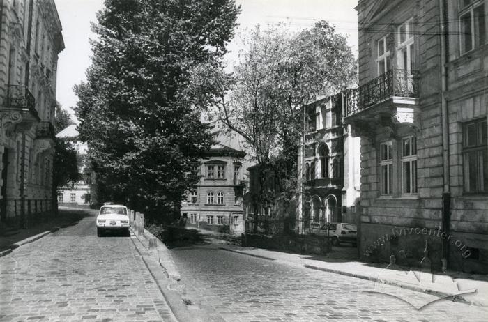 Hlibova Street  2