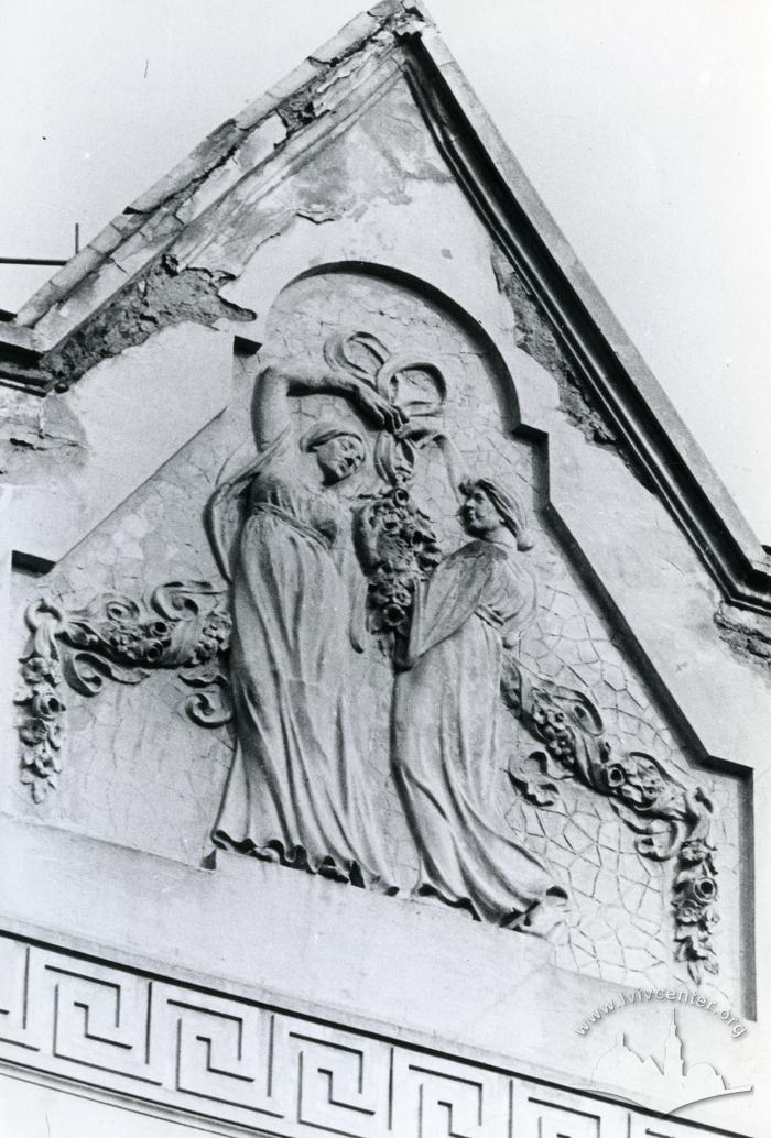 Bas-relief at 12 Hlyboka St.  2