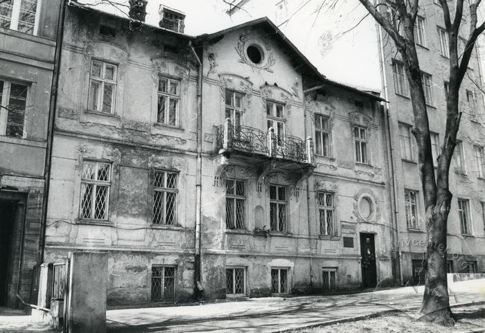 Building at 12 Levynskoho St.  2