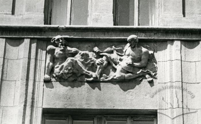 Bas-relief at 2 Horodotska St. 2