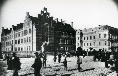 Школа Св. Анни на вул. Леонтовича, 2