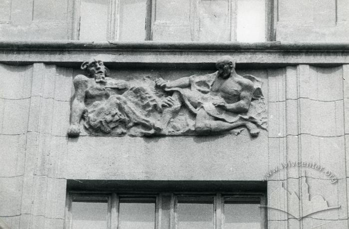 Bas-relief at 2 Horodotska St. 2