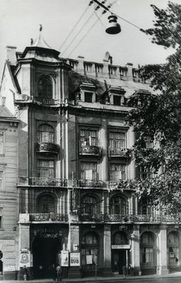 Будинок на пл. Григоренка, 5 
