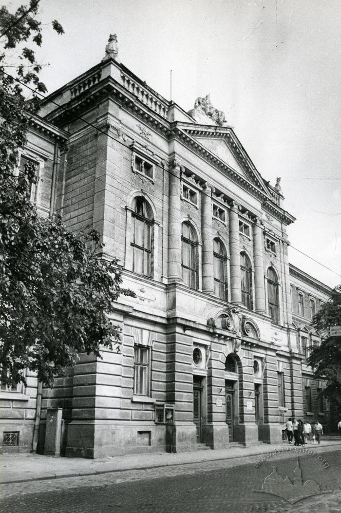 Будинок на вул. Князя Романа, 1-3  2