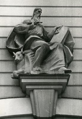 Sculpture on the façade of the Lviv Art Palace at 17 Kopernika St. 