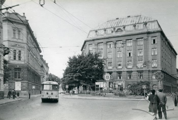 Henerala Hryhorenka Square 2