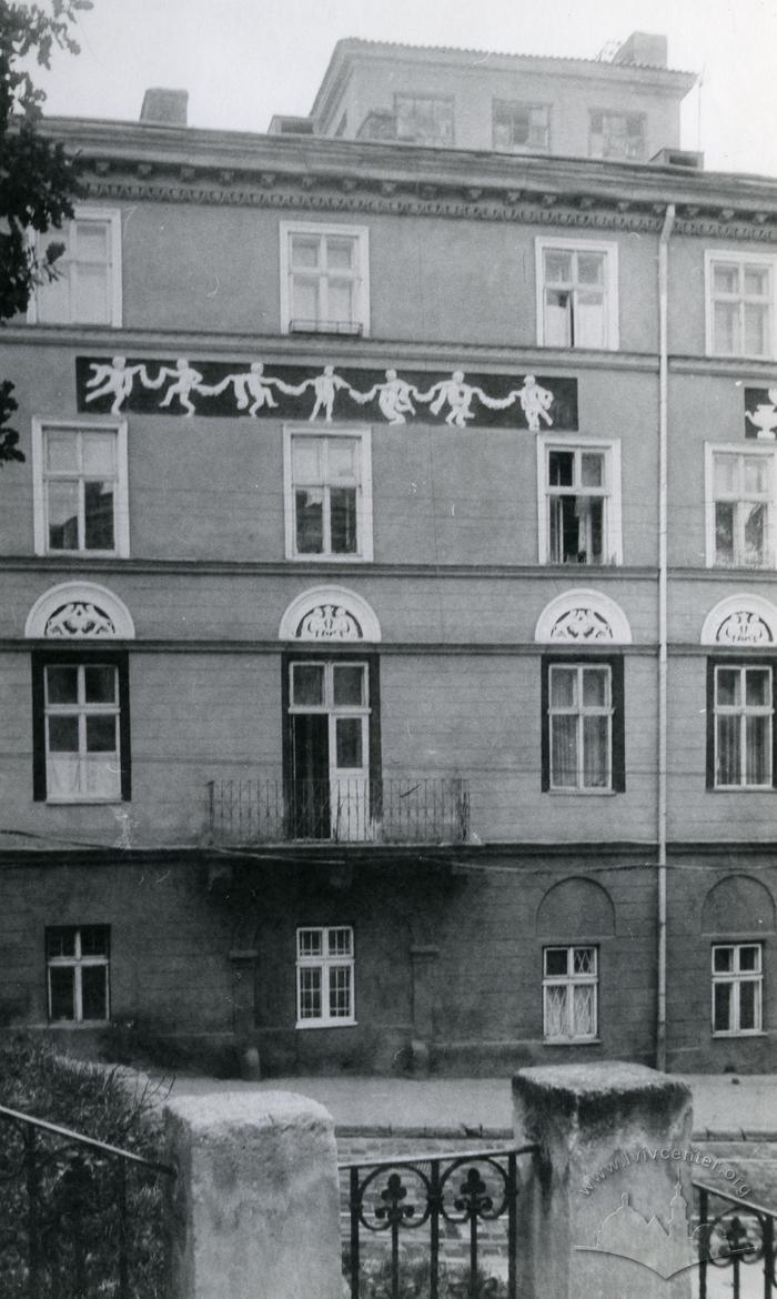 Building at 34 Krakivska St.  2